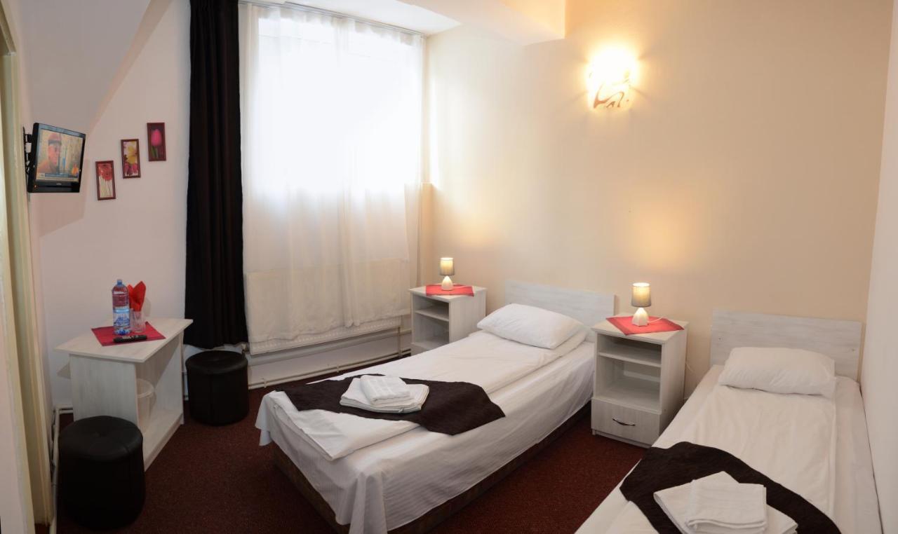 Guest house Pensiunea Happy 2*