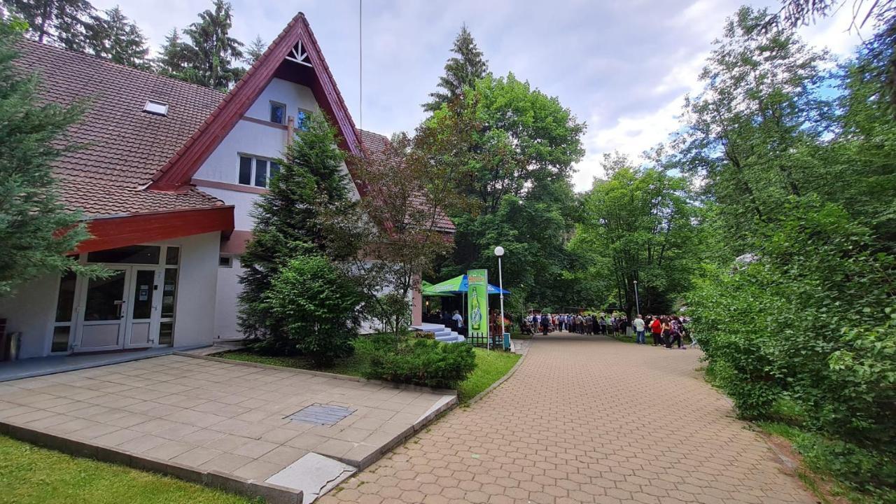 Guest house Pensiunea Happy 2*
