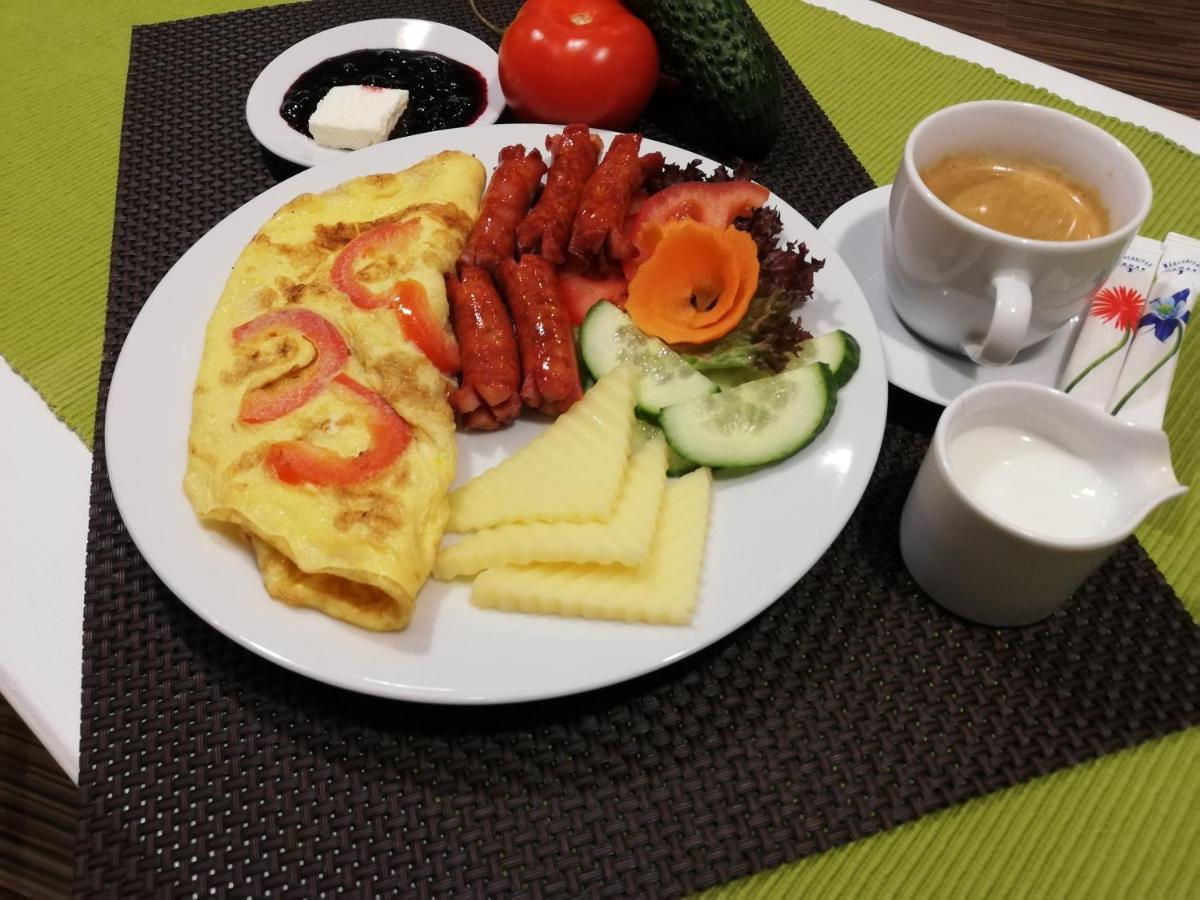 Guest house Pensiunea Happy 2*
